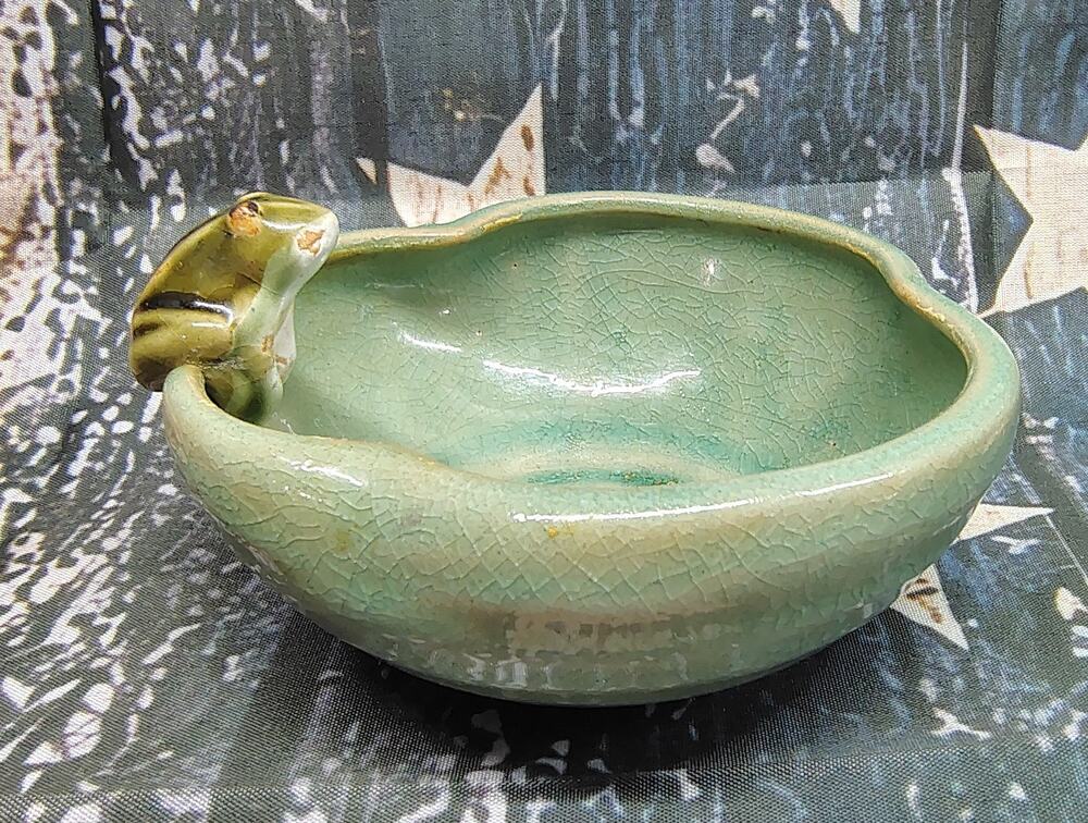 Vintage Majolica Style Lily Pond Frog Ceramic Bowl Art Pottery Planter